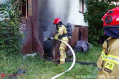 Zgłoszono pożar opuszczonego domu. Ogień pojawił się w piwnicy - foto
