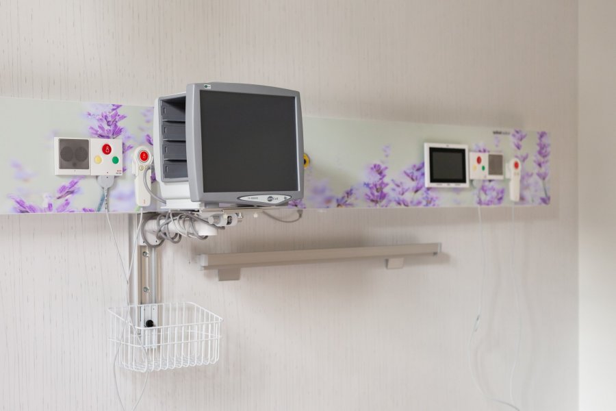 Szpital przedłużył zawieszenie oddziału. Na konflikcie z dyrekcją skorzysta inna placówka?