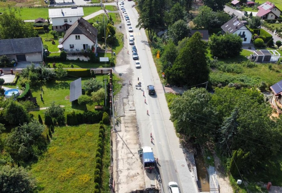 Utrudnienia tylko do końca wakacji? Wahadło z sygnalizacją na wylocie z miasta - foto