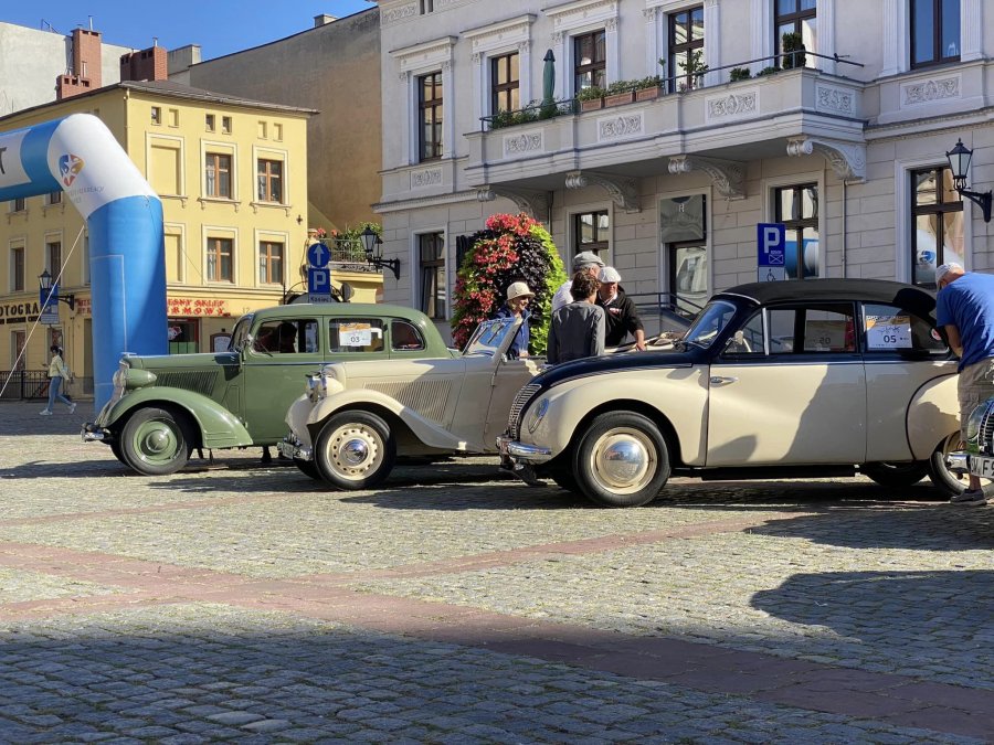 Wyruszyli w zuchwały rajd po Polsce. W czwartek ustawią się przed bielską katedrą - foto
