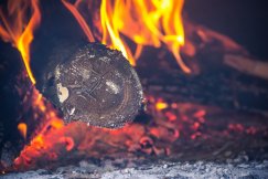 Jak zrobić solidne palenisko pod ognisko we własnym ogrodzie?
