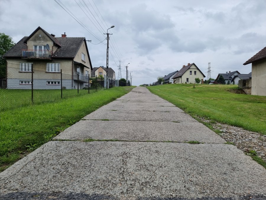 Przebudują problematyczną ulicę w Komorowicach. Prace ruszą jutro - foto