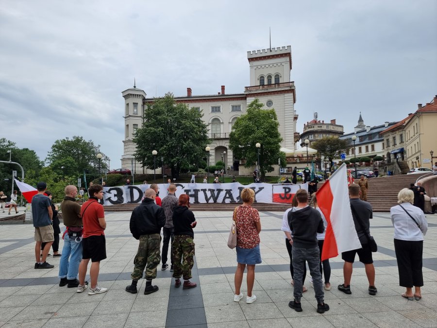 Oddali hołd poległym powstańcom. Zawyły syreny i odśpiewano hymn - foto i film