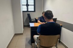 Wniósł dwie butelki wódki na mecz. Ma zakaz stadionowy i zapłaci sporą grzywnę - foto