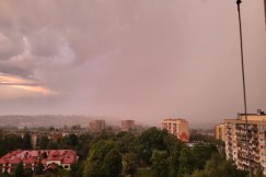Burze już krążą nad regionem. Synoptycy nie wykluczają wydania najwyższego ostrzeżenia