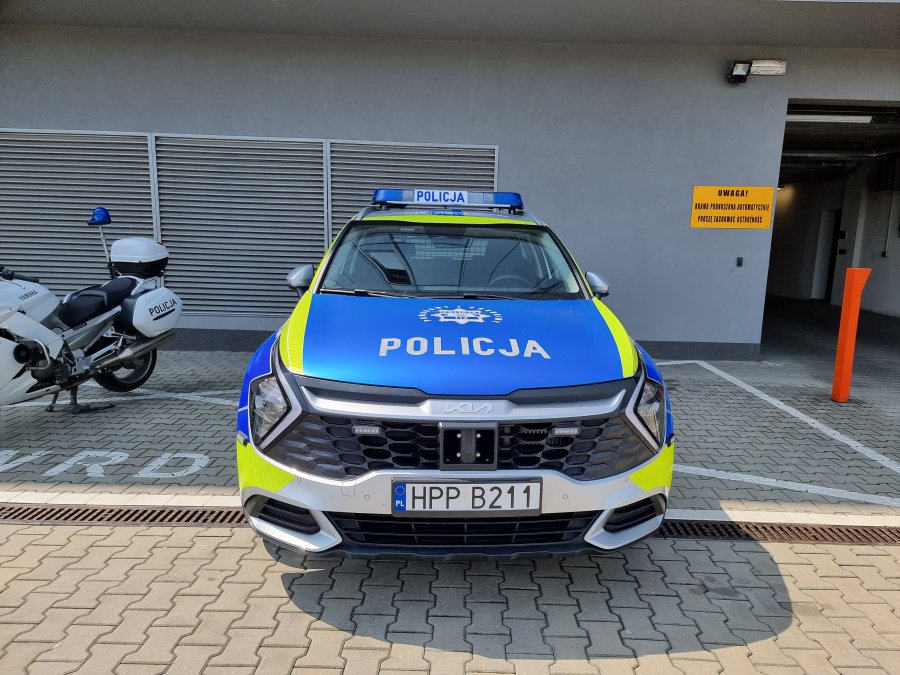 Pijani kierowcy nie odpuścili w długi weekend. Rekordzista wjechał w płot