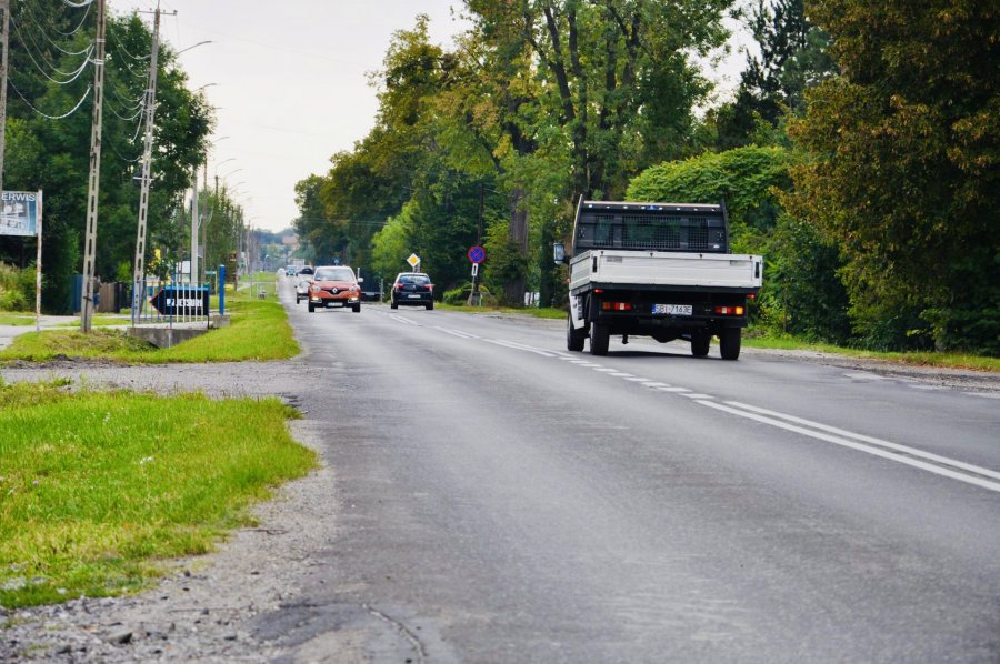 Gigantyczny koszt przebudowy starej drogi do Cieszyna. Przejmują działki i będą robić etapami