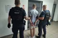 Zamiast pieniędzy dostał pocięte gazety. Pod budynkiem czekał już na niego patrol - foto