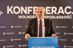 Poseł idzie w zaparte i przepraszać nie zamierza. Upubliczni nagrania z monitoringu?