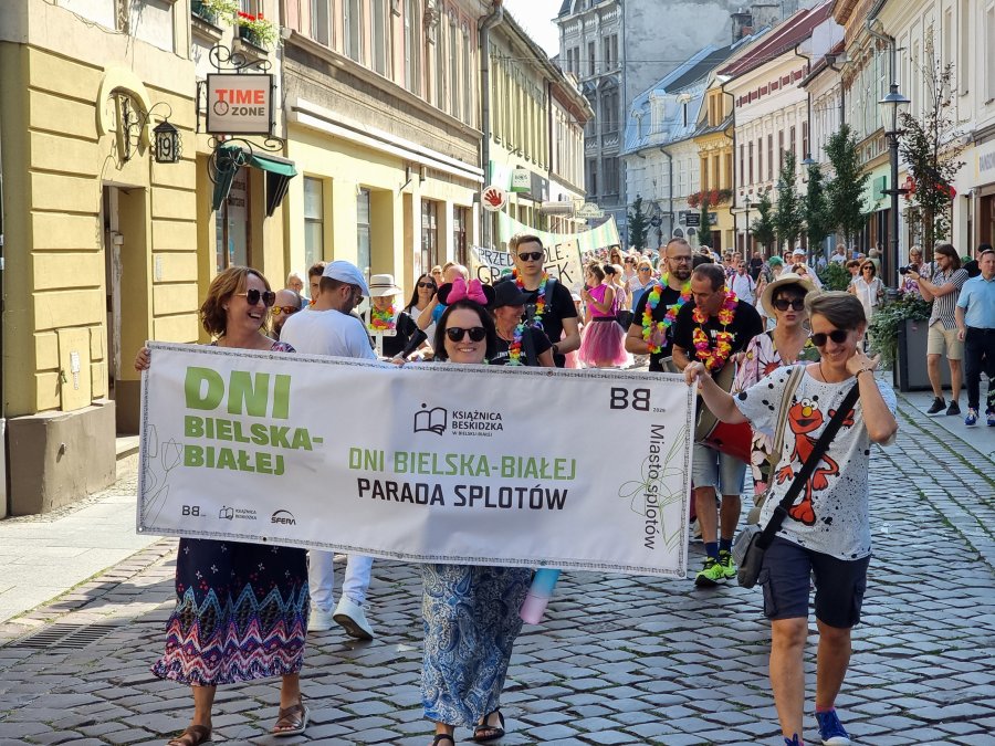 Kolorowa parada przeszła ulicami miasta. Dni Bielska-Białej rozpoczęte! ZDJĘCIA