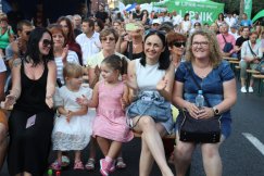 Wielki piknik w centrum miasta. Tradycyjnie świetnie bawiły się całe rodziny - foto