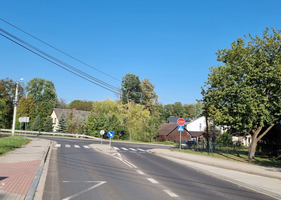 Na tym skrzyżowaniu łatwo o nieszczęście. Mieszkaniec apeluje o montaż lustra - foto