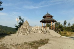 Popularne miejsce uprzątnięte. Sterta kamieni znów przypomina pomnik budowniczego - foto