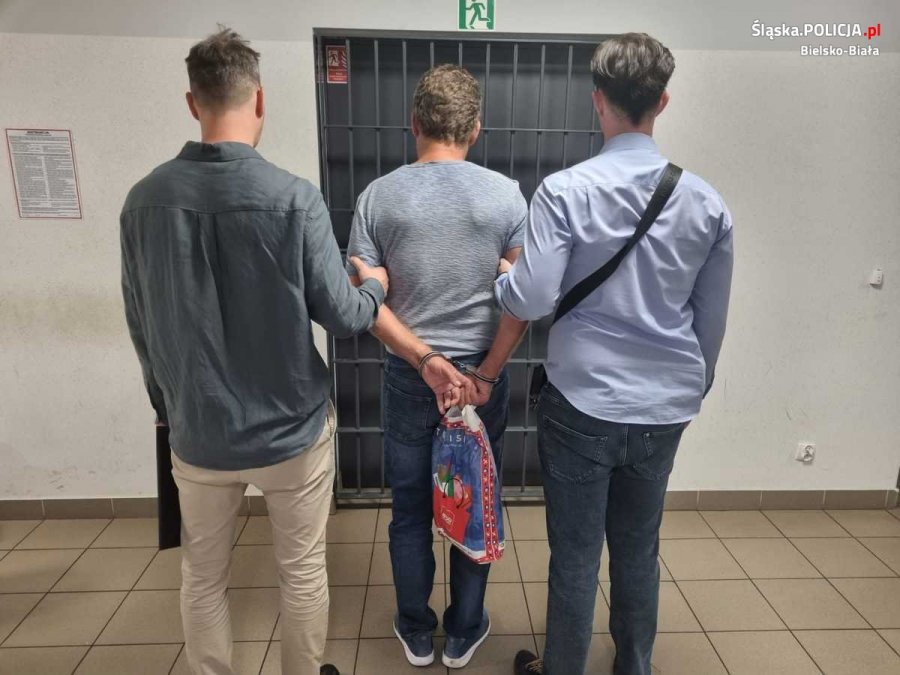 Zwyzywał nastolatkę, bo nie podała mu alkoholu. Później rzucił się na policjanta - foto