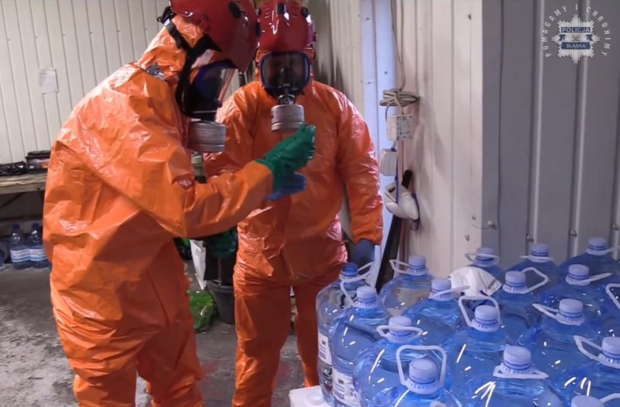 Nielegalnie produkowali spirytus. Na miejsce wezwano pluton chemiczno-biologiczny  - foto