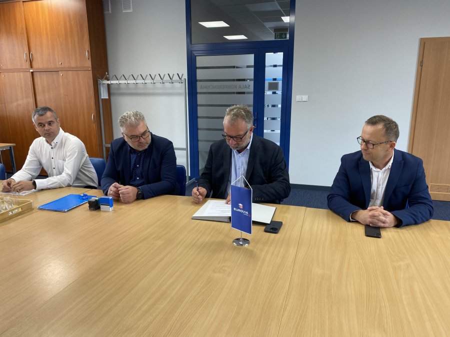 Podpisali umowę wartą 60 mln zł. Prace drogowców potrwają ponad dwa lata - foto