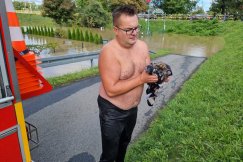 Wskoczył do wody i uratował... zwierzę. Bohaterski czyn mieszkańca - foto