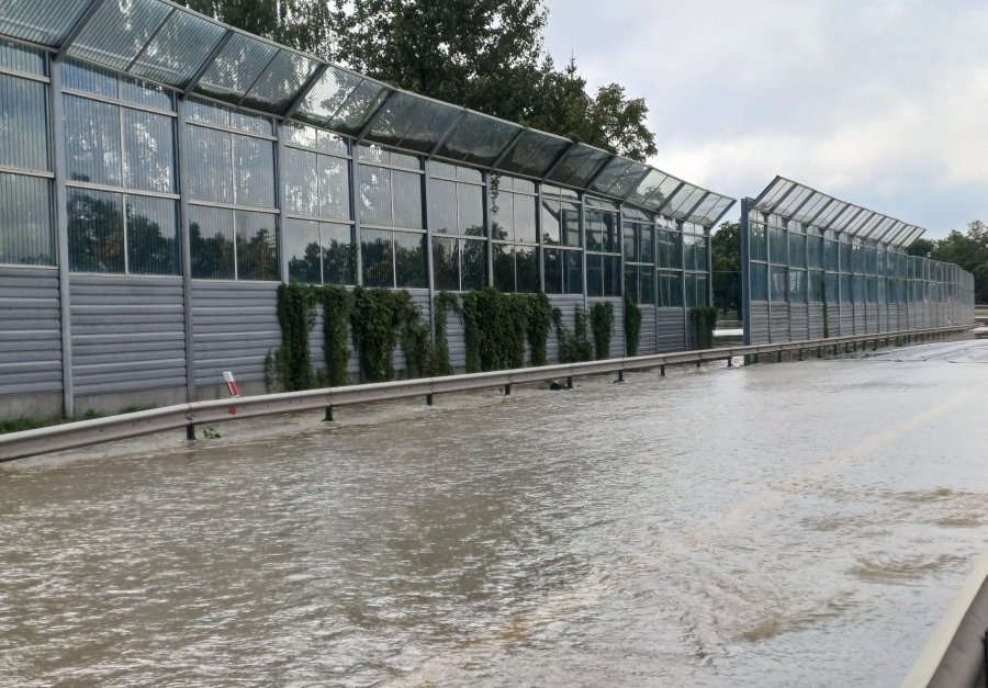 GDDKiA: koniec objazdu na DK1. W kierunku Katowic działa jeden pas - foto