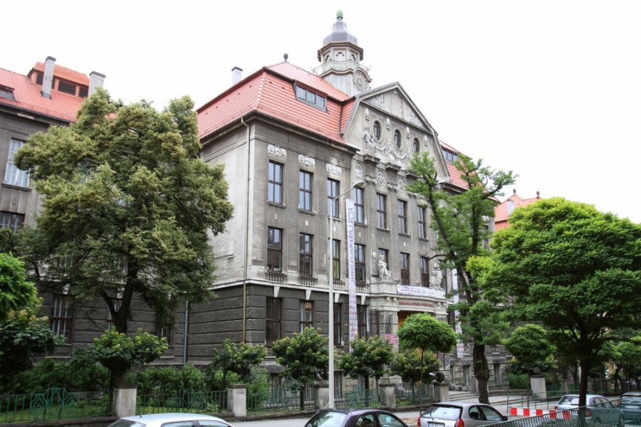 Jubileusz jednej z najstarszych szkół w Bielsku-Białej. Wychowała pokolenia bielszczan
