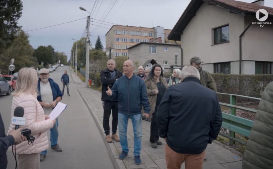 Od lat czują się bezradni i lekceważeni. Urzędnicy nie dotarli, bo przy mediach rozmawiać... nie chcą