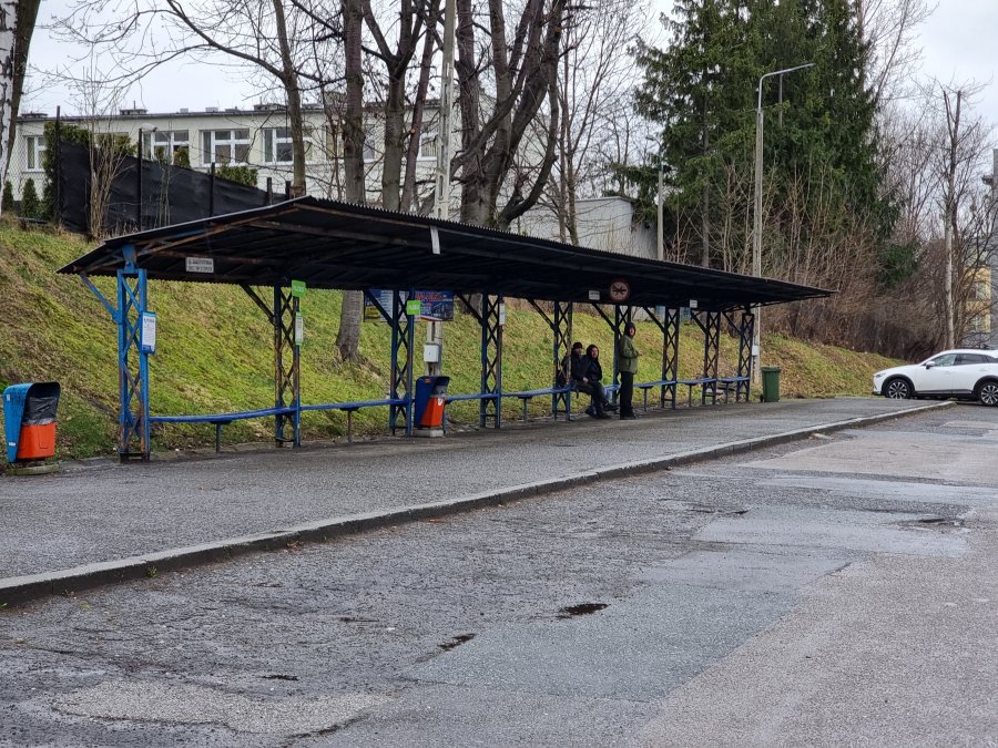 Alkohol i narkotyki na dworcu. Monitoringu nie będzie, ale częstsze patrole