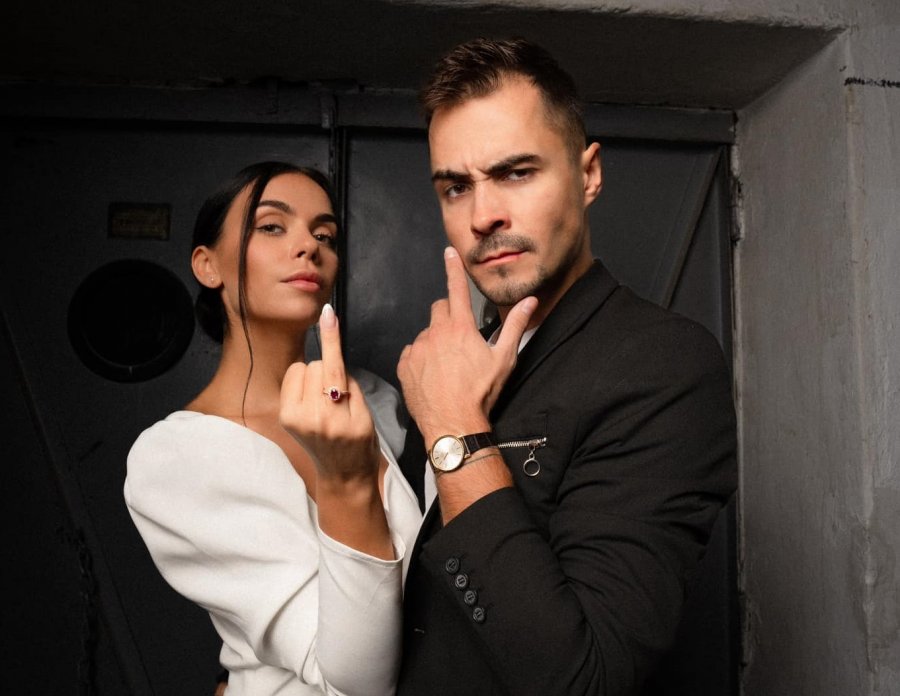 Popularny Youtuber zaręczył się z bielszczanką. To córka byłej bielskiej radnej - foto