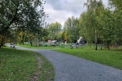 Przy placu zabaw zaczepiał dzieci i groził śmiercią. Był kompletnie pijany - foto