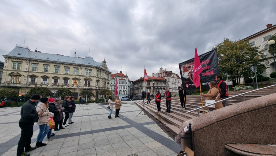 W centrum miasta z różańcami modlili się o zatrzymanie aborcji. „To morderstwo” - foto i film