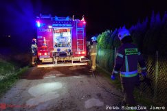 „Coś wybuchło w domu i jest pożar”. Cztery zastępy straży i policja w akcji - foto