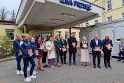 Rozdali małym pacjentom książki. Będą się z nich uczyć się empatii - foto