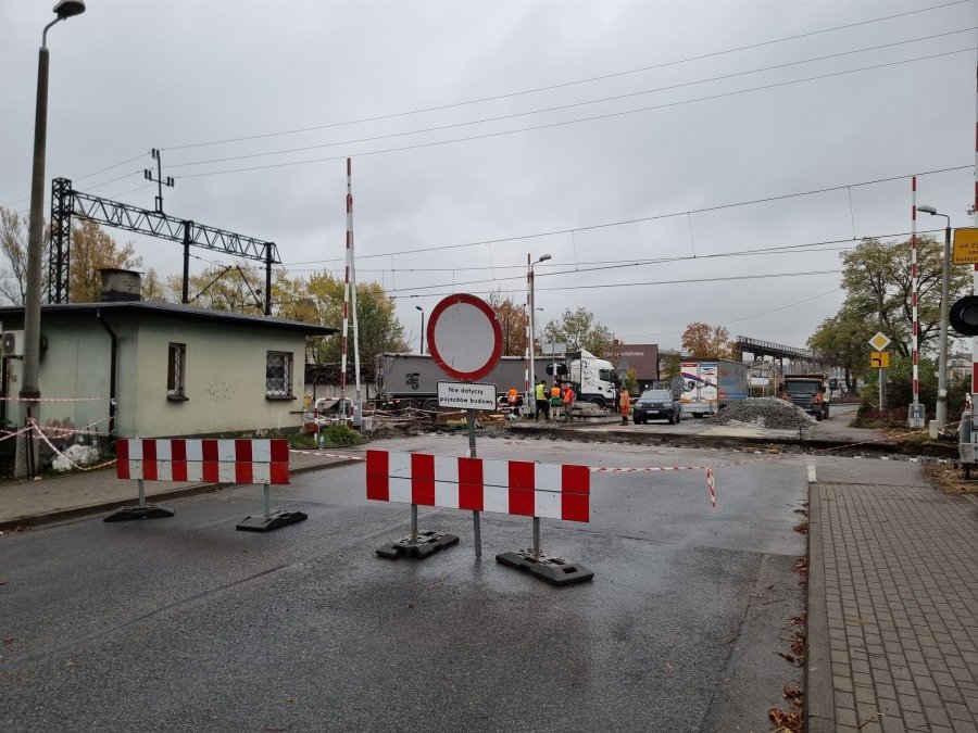 Koniec utrudnień na przejeździe. Dziś przywrócony został ruch pojazdów - foto