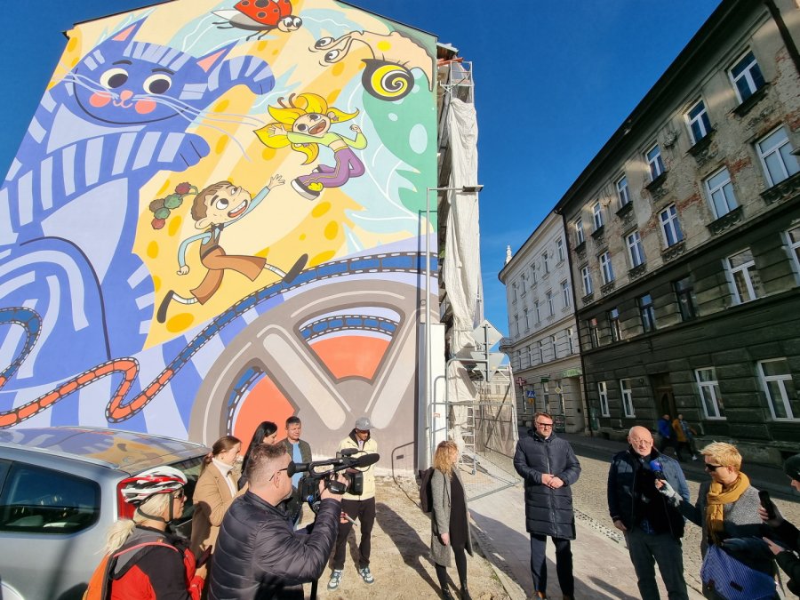 Takiego muralu tu brakowało. Wiosną dołączą do niego kultowe bielskie postacie - foto