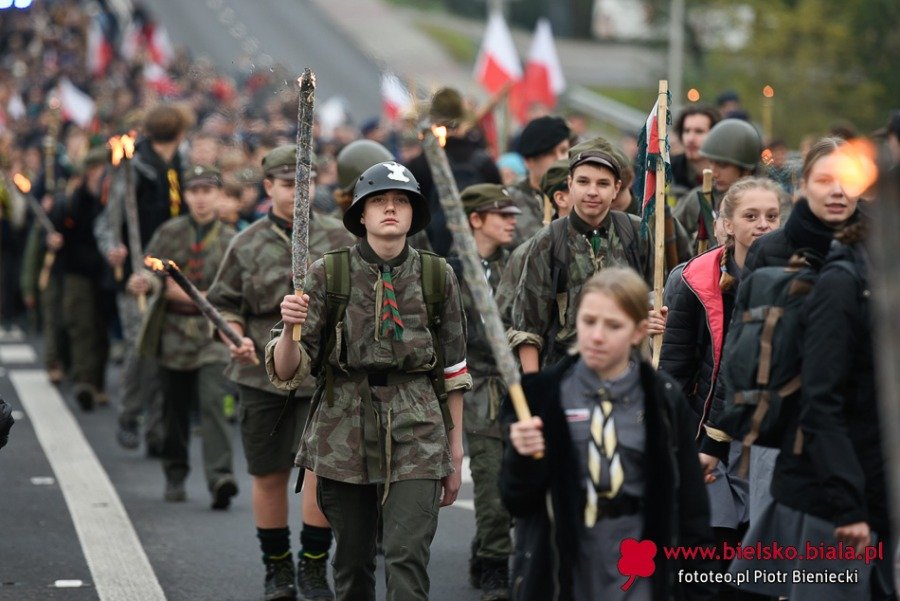 Poniedziałkowe trudności w związku ze świętem. Utrudnienia w kursowaniu wielu linii MZK