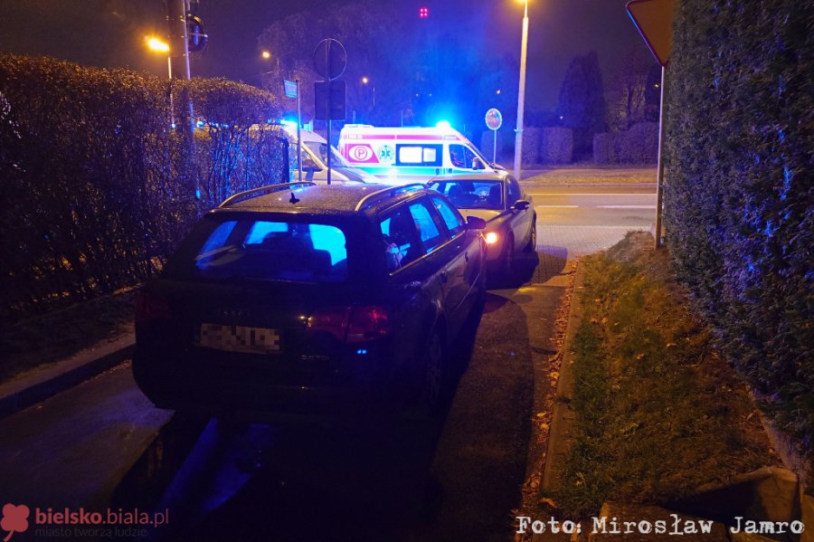 Zasnął w aucie i w środku nocy zablokował ulicę. Zareagowała kobieta - foto