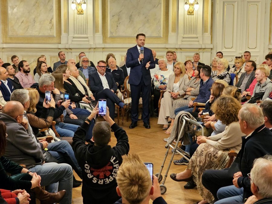 Nie odpuszczają prezydentowi. Sugerują, że złamał kodeks albo wybiórczo traktuje radnych