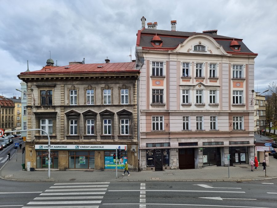 Ściana kamienicy wciąż pęka? Konserwator uspokaja, ZGM wzmacniał fundamenty - foto