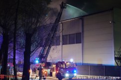 Płonęła hala z paliwami alternatywnymi. Z ogniem walczyło 31 zastępów strażaków - foto