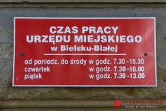 Urzędnicy z tytułem MBA z miejskim dofinasowaniem. Radna po studiach w Collegium Humanum