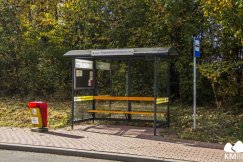 Nowa wiata pojawi się m.in. na osiedlowej pętli. Remontują także starsze konstrukcje - foto