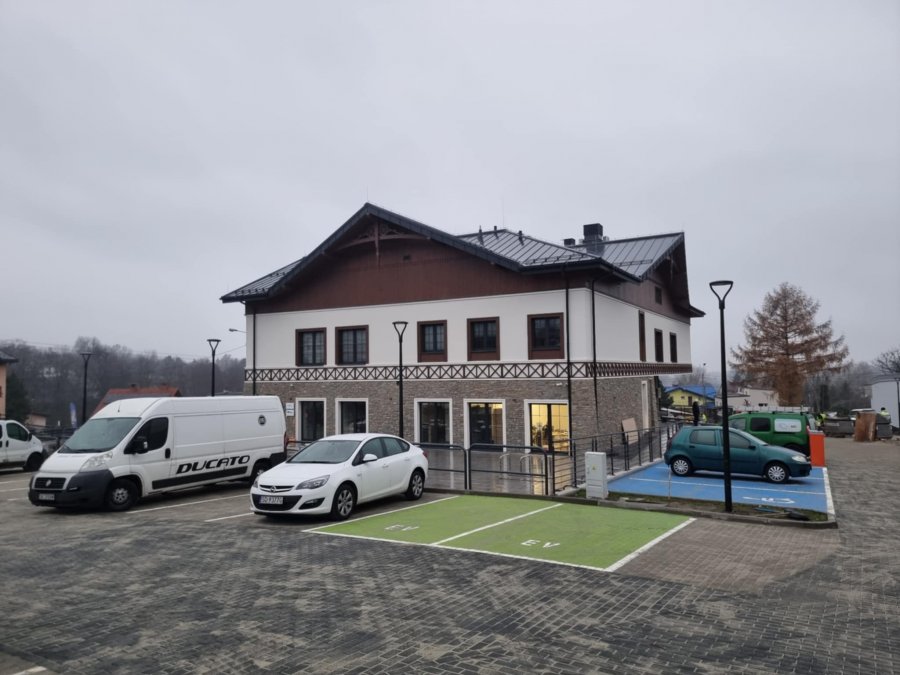 Długo czekali, ale efekt końcowy robi wrażenie. Beskidzka architektura cieszy oko - foto