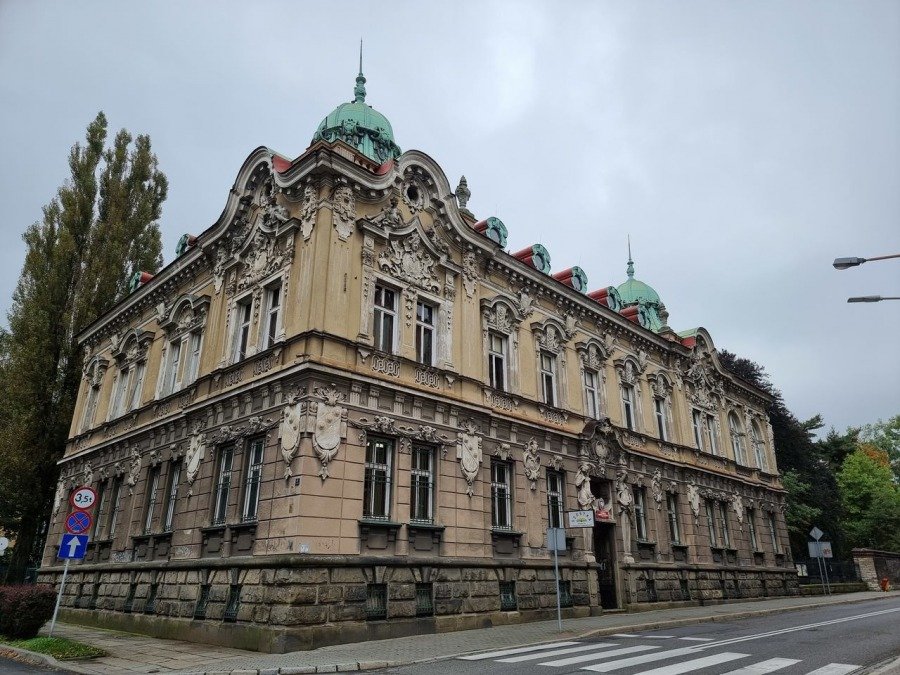 Zabytkowy pałacyk do kompleksowej rewitalizacji. Otworzyli oferty w przetargu - foto