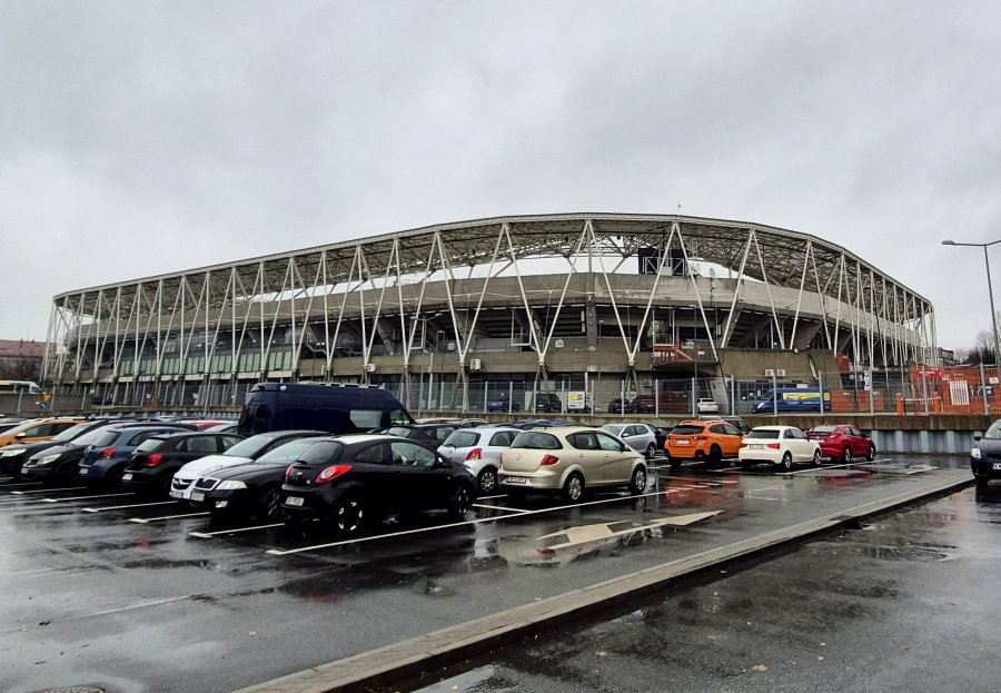 „Biały dym” nad Stadionem Miejskim w Bielsku-Białej. Sensacyjne rozstrzygnięcie konkursu
