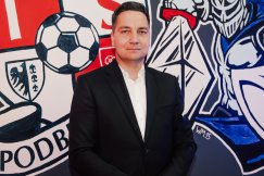Człowiek z tytanu wybrany został jednogłośnie. W klubie zastanie pustą kasę i... gabinety