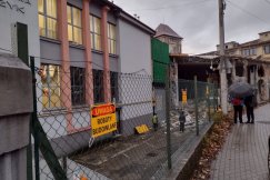 Nowy właściciel wyburza Befamę. Szkoła z odłączonymi mediami nie uznaje wypowiedzenia