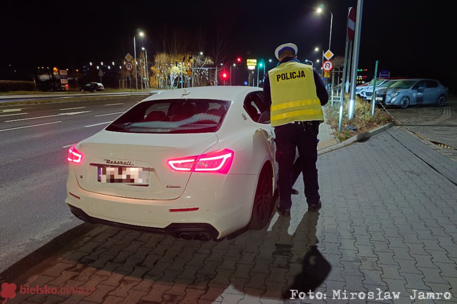Kierowca Maserati pędził 127 km/h w terenie zabudowanym! Zatrzymał go patrol drogówki - foto