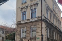 Zabytek w centrum na sprzedaż. Cena za trzypiętrowy budynek jak za większe mieszkanie - foto