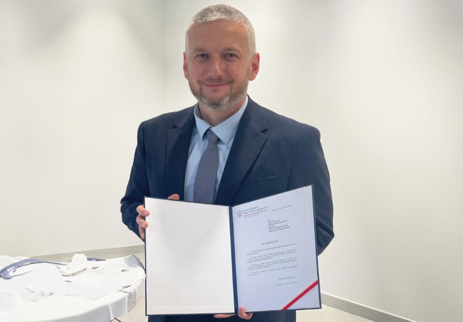 Urzędnik otrzymał dwie nagrody. Angażuje się w swoją pracę także w czasie wolnym - foto