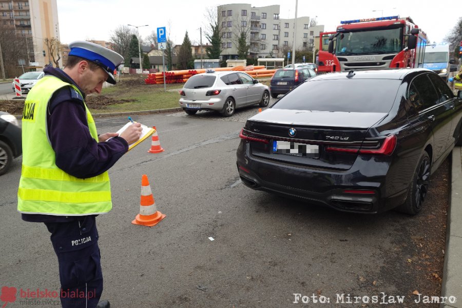Potrącenie nastolatka. Chłopak chwilowo utracił przytomność, trafił do szpitala - foto