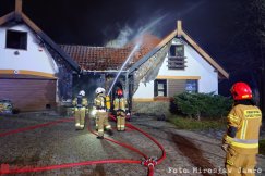 Pożar budynku w Lipniku. W pożarze zginęły dwa koty - foto