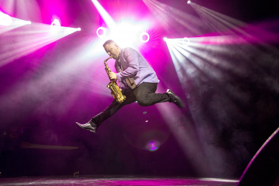 W szkole nie dawano mu szans. Bielszczanin daje show na amerykańskich statkach - foto